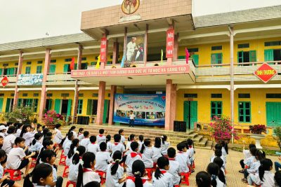Trường Tiểu học Nghĩa Thịnh giao lưu văn nghệ – chia sẻ yêu thương